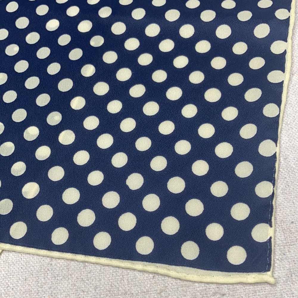 Vera Scarf - Picture 4 of 7